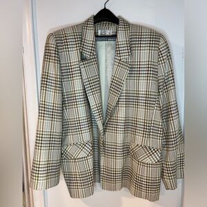 Additional Elle blazer size 22